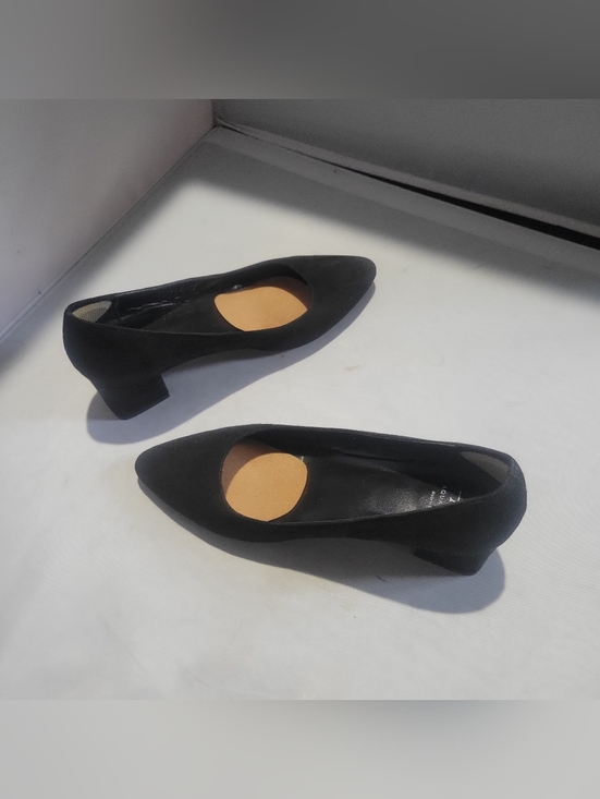 Aquatalia Shoes - Aquatalia Women's Black Suede Low Heeled Pumps  Square Heel Size 7 Made In Italy